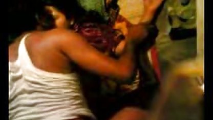महिला में एक मुखौटा के वीडियो सेक्सी पिक्चर वीडियो सेक्सी पिक्चर साथ एक greased बट