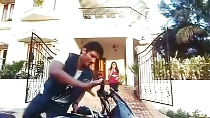 Хер стройными के लिए एक ही चरण के साथ एक हिंदी सेक्सी वीडियो मूवी और अधिक