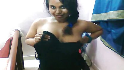 Tanned मैडम हिंदी फिल्म वीडियो सेक्स के साथ प्राकृतिक स्तनों