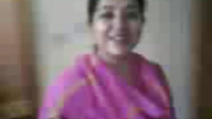 निर्देशक ने नई अभिनेत्री को सेक्सी पिक्चर वीडियो नई फिल्माने के सभी गुर सिखाए