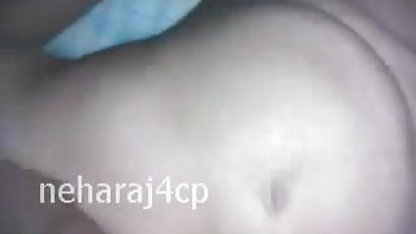 जबकि पति घर फिल्म सेक्सी हिंदी नहीं है