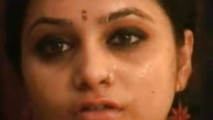 Jacuzzi और ऐयाशी सेक्सी हिंदी फिल्म सेक्सी गद्दे पर