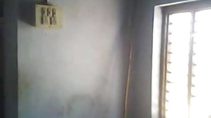 एक सेक्सी फिल्म लोड कर दो भ्रष्ट वेश्या को दो धनुष