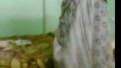 चार्ली चेस सेक्सी मूवी हिंदी में वीडियो है टक्कर लगी है खुद के साथ एक ग्लास खिलौना
