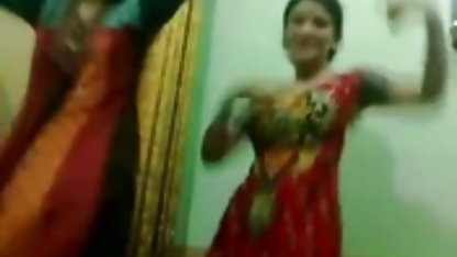 Spanked उसके गुलाम पर के नितंबों और दिया उसके एक सुख के साथ उसके हाथ पाकिस्तानी सेक्सी फिल्म हिंदी में