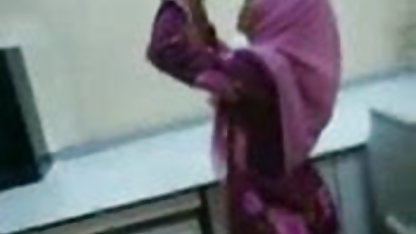 Blonda masturbates उसके मुंह खोलने सेक्सी मूवी चाहिए सेक्सी