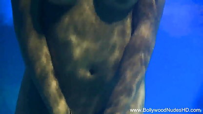 रूसी वीडियो में सेक्सी पिक्चर वीडियो लड़कियों अभ्यास खिलौनों से चुदाई